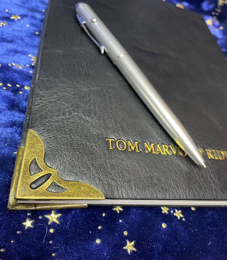 Tom Riddle‘ s notebook with magic pen