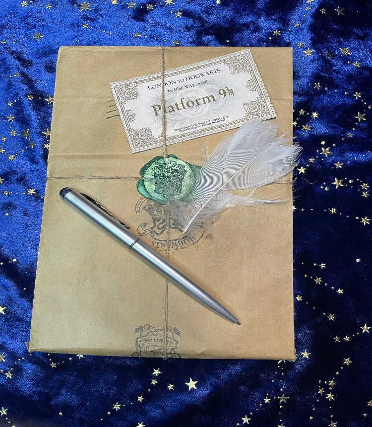 Tom Riddle‘ s notebook with magic pen